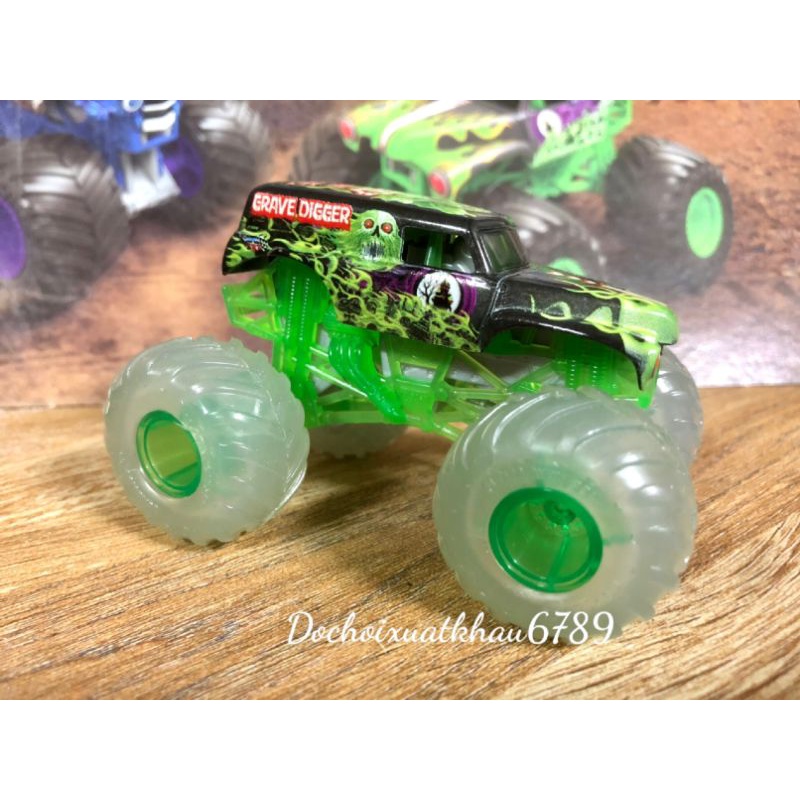 Chiến xe Monster Jam đổi màu (part 2)