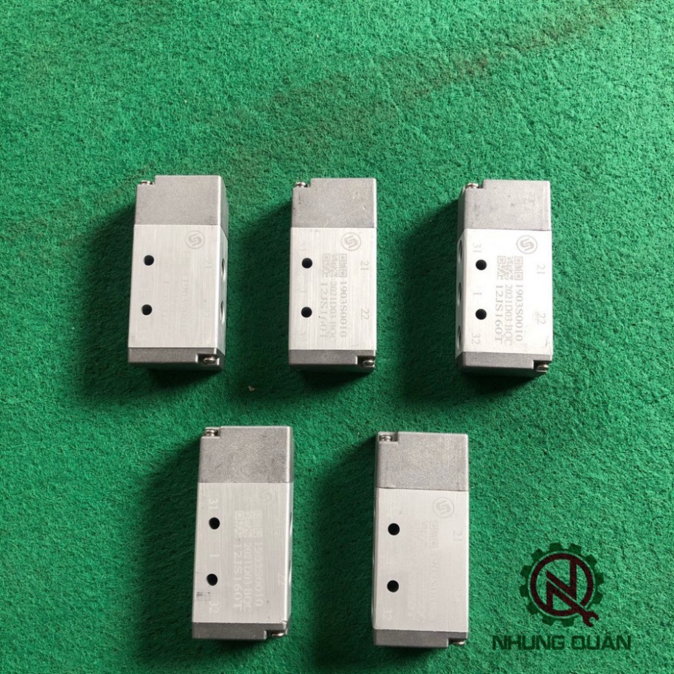 Van chia hơi chuyển tầng HOWO . DONGFENG