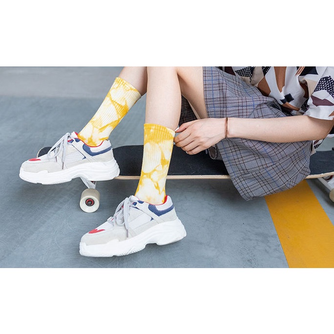Vớ cao cổ phong cách đường phố Âu Mỹ trẻ trung và năng động dành cho cả Nam và Nữ.