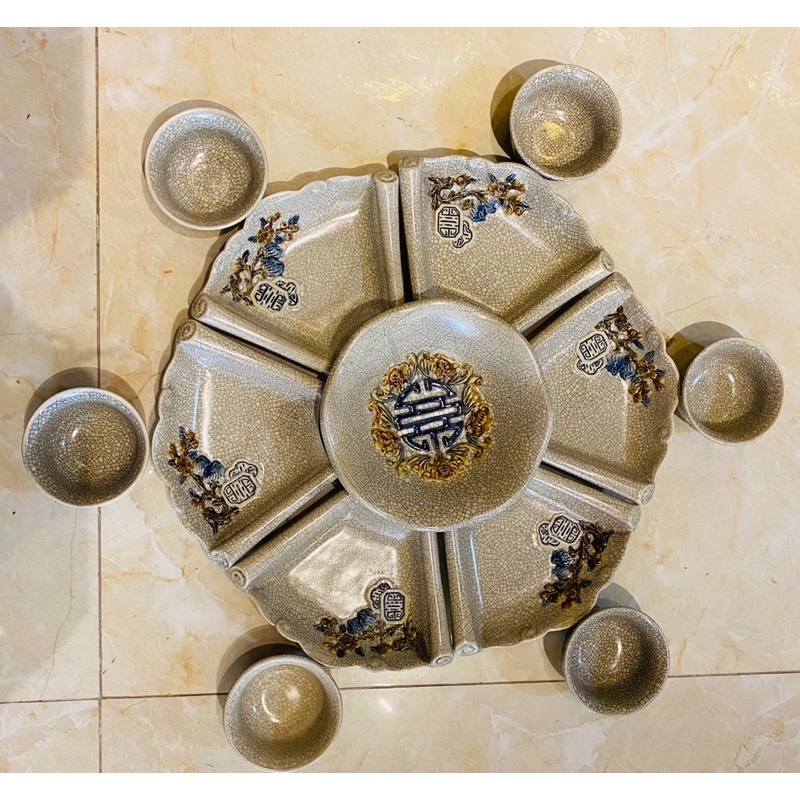 Bộ bát đĩa cúng gia tiên, men rạn cổ- họa tiết đắp nổi thủ công”Sen- Đào” Gốm sứ Bát Tràng cao cấp.