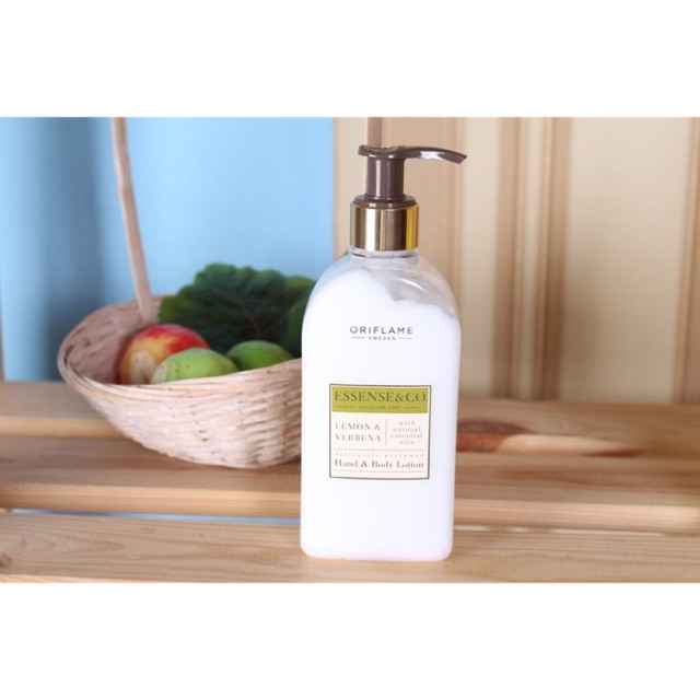Sữa dưỡng thể và da tay oriflame Essense &amp; Co Lemon &amp; Verbena Liquid Hand  Soap 31851 300ml giảm chỉ còn 166,000 đ