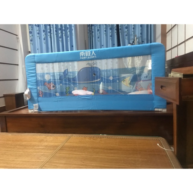 Tấm chắn giường