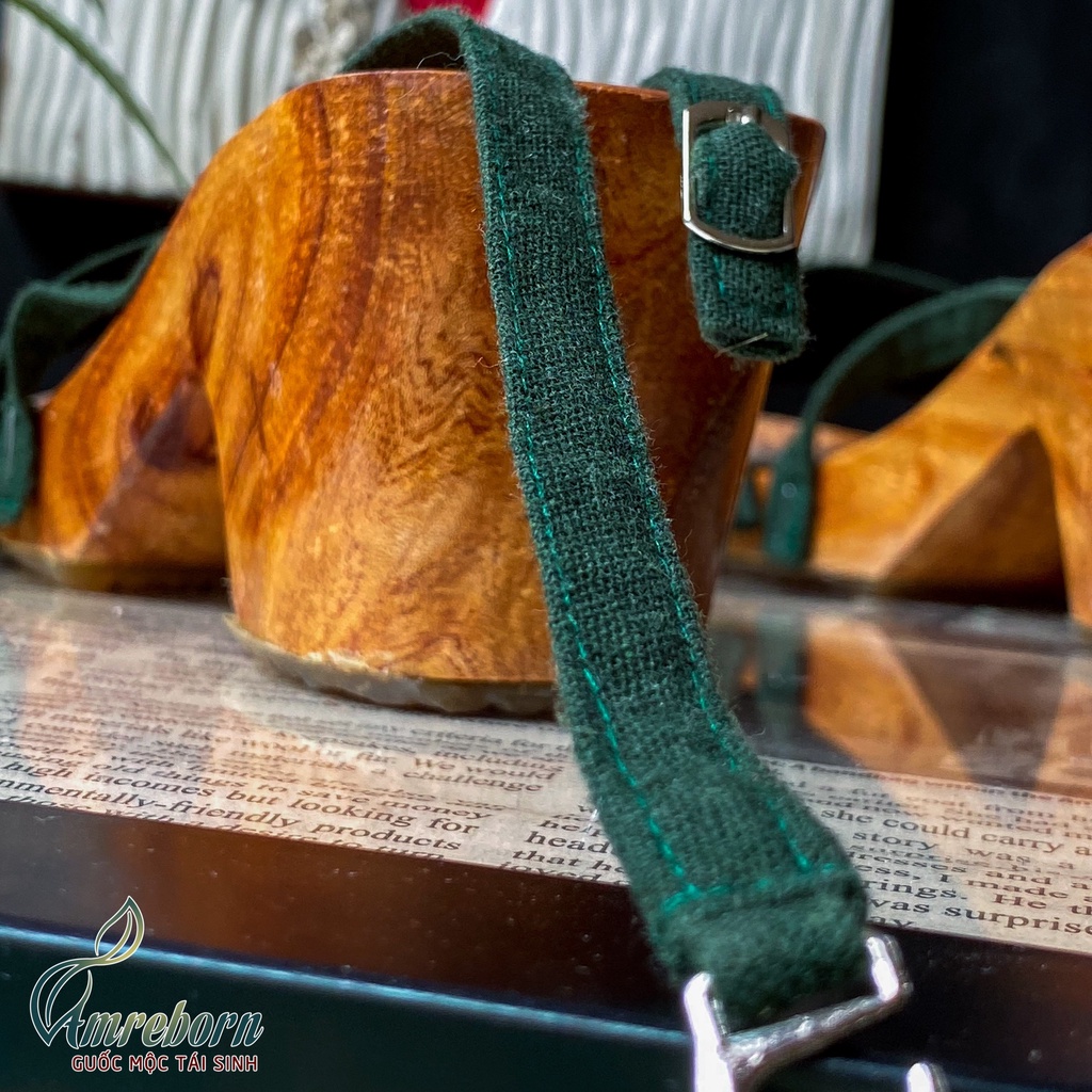 Guốc mộc sandal, guốc mộc quai vải thêu tay hoa hồng, guốc mộc tân thời