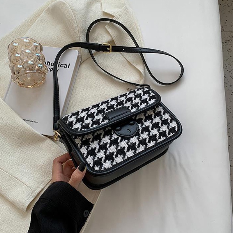 Ielgy Túi Đeo Chéo Hình Vuông Nhỏ Siêu Nóng Bỏng niche Dễ Phối Đồ Cho Nữ