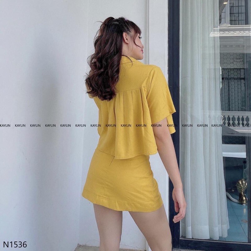 Set áo vàng _ trắng + quần váy | BigBuy360 - bigbuy360.vn