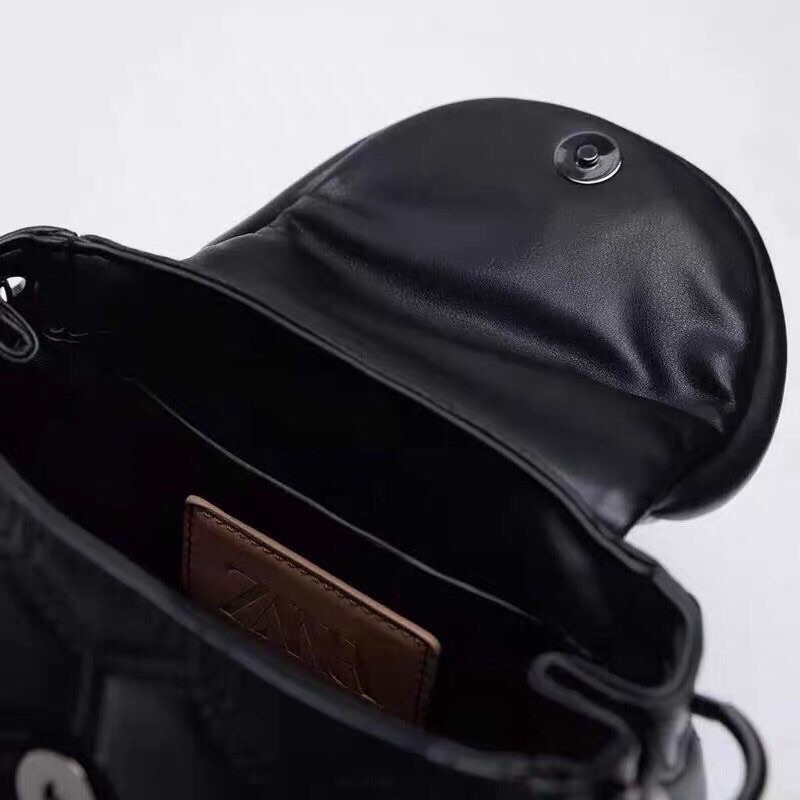 Pass túi chần bông zara