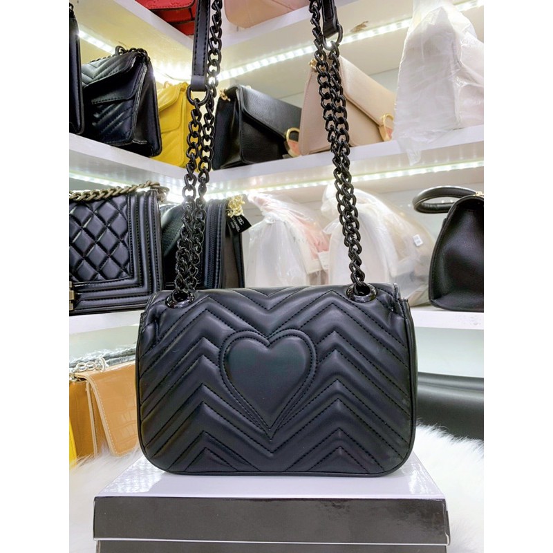 Túi da mềm hình Tim sau lưng size 22cm loại xịn kèm hộp TP46 | BigBuy360 - bigbuy360.vn