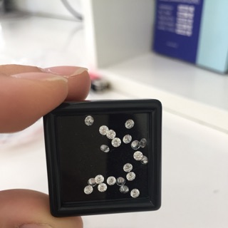 Kim cương nhân tạo gắn răng20k 1v sáng Vĩnh viễn