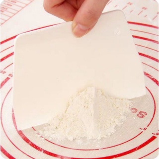 Dụng cụ cắt bột bánh, dao phết kem lên bánh