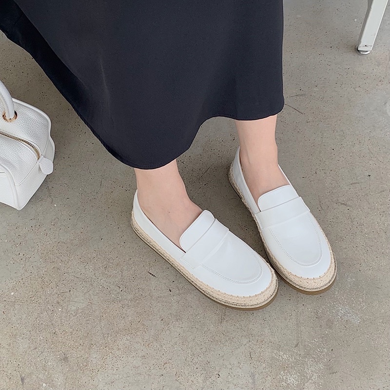 Giày lười đế bệt nữ CÓ SẴN slip on gót thấp đế cói 3cm form dáng basic da mềm màu trắng đen Calee Store - 58920