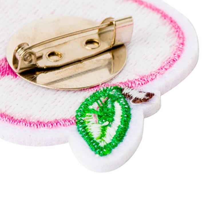 Huy Hiệu ARTBOX Hàn Quốc Hình Quả Đào Màu Hồng Xinh Xắn