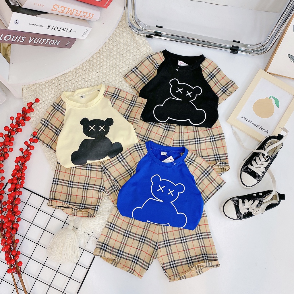 Bộ Cộc Tay Quần Kẻ Caro In Hình Gấu Ở Giữa Cho Bé Chất Liệu Vải Cotton Co Giãn Đủ Size Từ 10-20Kg VNXK Nhật-Hàn