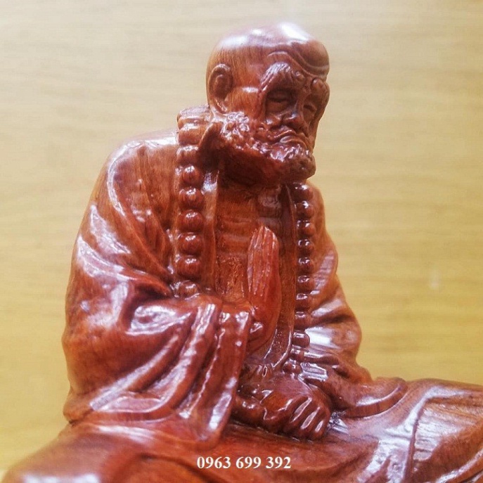 Tượng đạt ma sư tổ ngồi thiền bằng gỗ hương