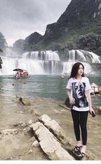 Áo phông hình cô gái