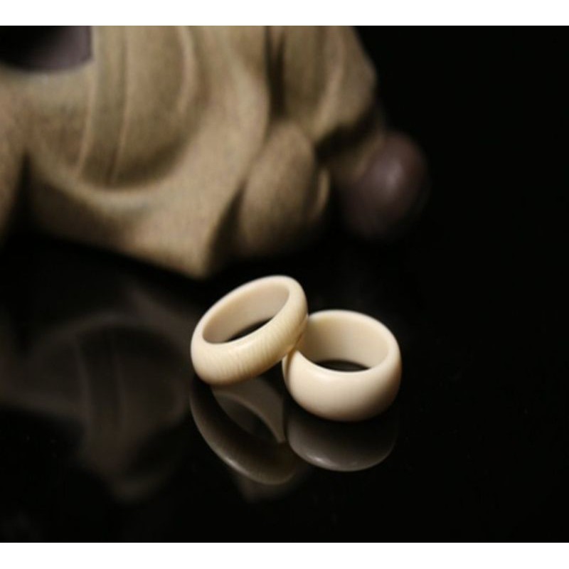 Nhẫn giả ngà nhân tạo