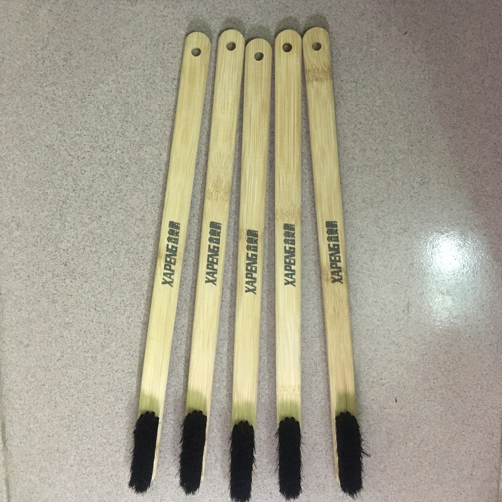 Chổi cong vệ sinh khoang máy ô tô