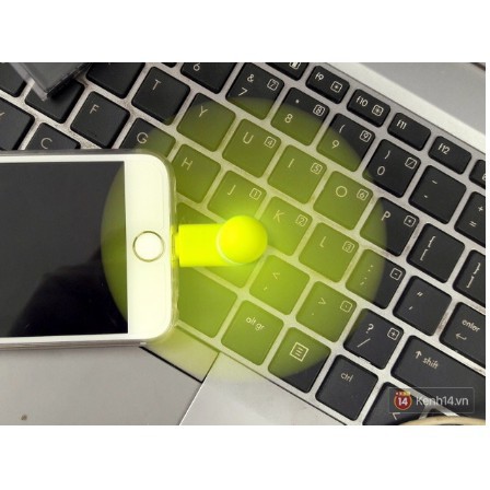 QUẠT MINI CẮM IPHONE