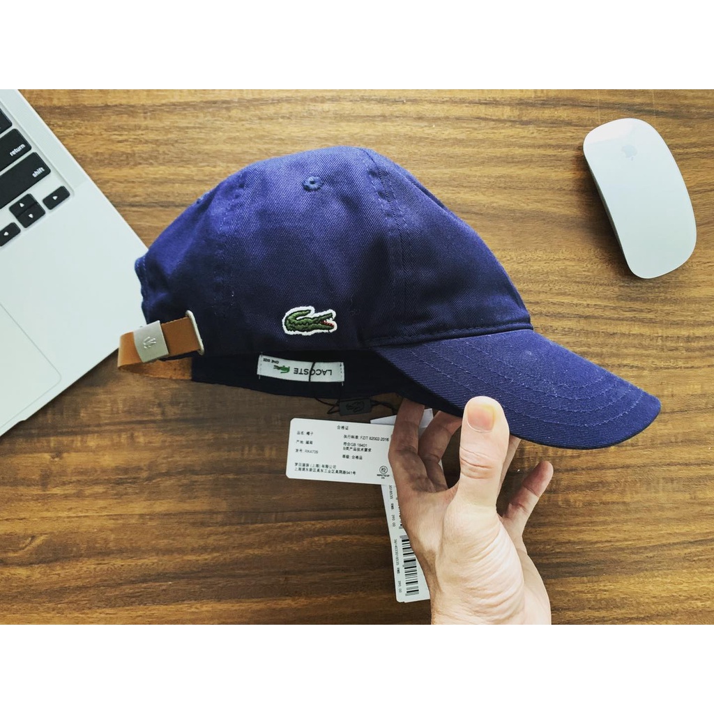 Mũ Lacoste Sport cá cạnh
