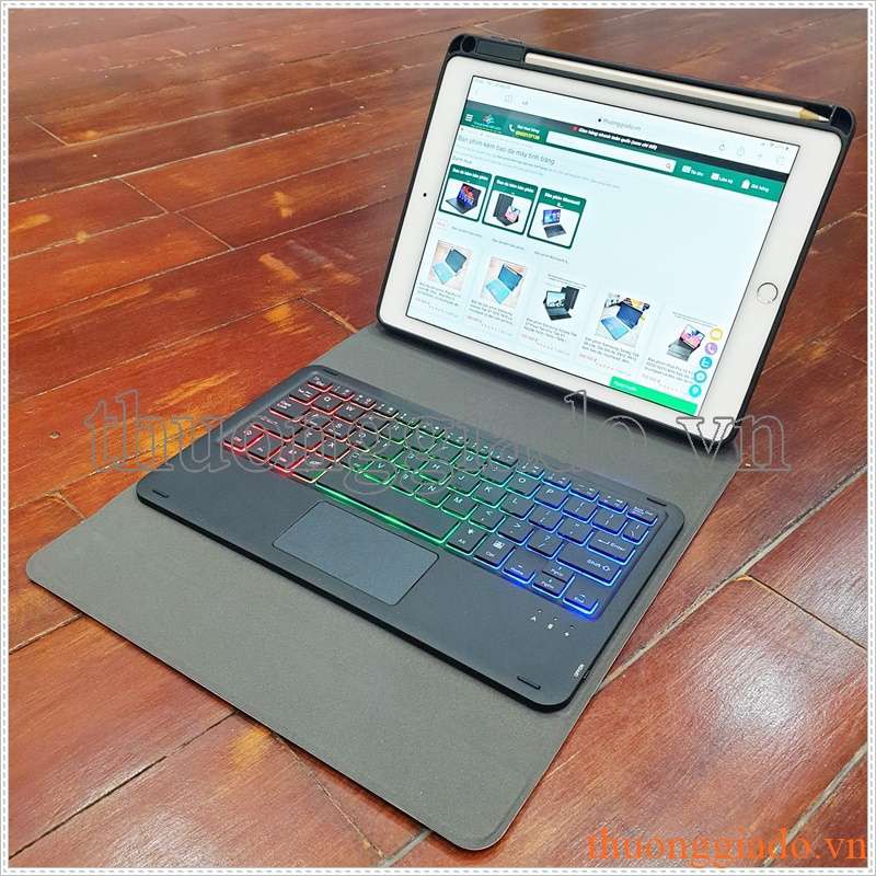 Bao da bàn phím iPad 9.7 (2018/2017), iPad Pro 9.7, iPad Air 2, iPad 6, có touchpad, đèn nền phím bấm và ngăn đựng bút (