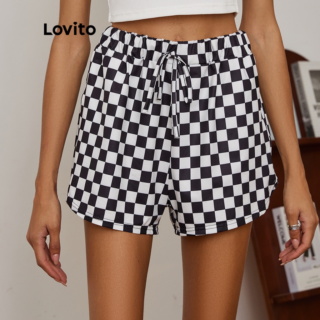 Quần short Lovito phối dây buộc họa tiết caro phong cách thường ngày L19D289 (Màu đen & trắng)