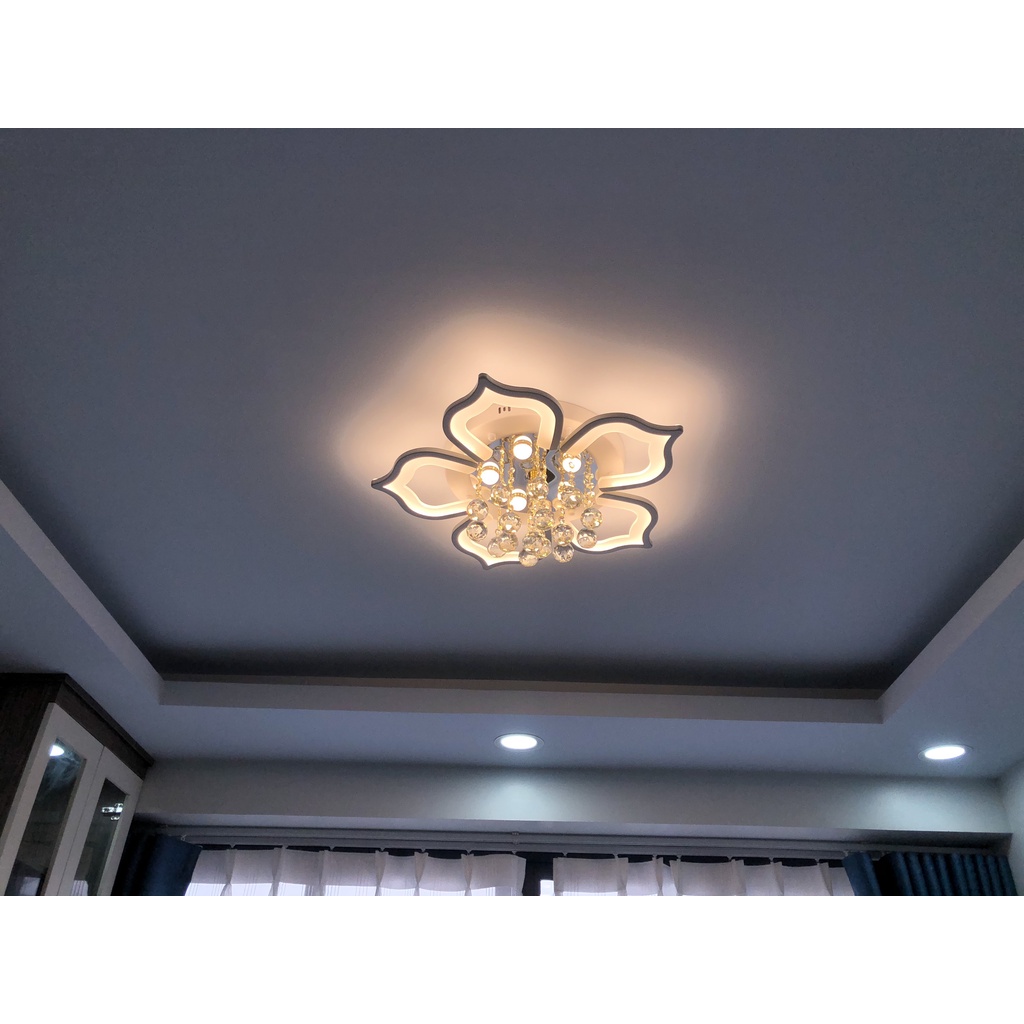 Đèn ốp trần trang trí phòng khách phòng ngủ  5 cánh có 3 chế độ sáng tặng kèm điều khiển tăng chỉnh - Mã 2042/5