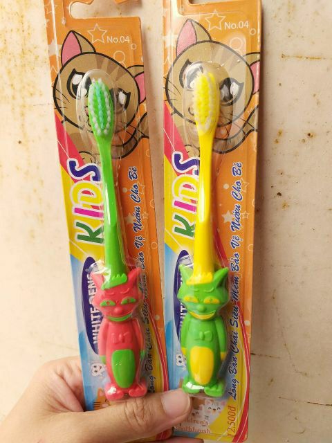 Sỉ 12 bàn chải đánh răng cho bé (hàng Việt Nam)