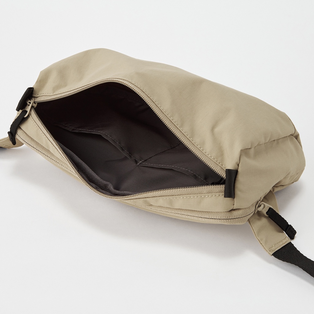 Túi đeo chéo UNIQLO CÔNG NGHỆ TÁI CHẾ chống nước, chống bẩn ❤️ (UNIQLO Nhật Chính Hãng)