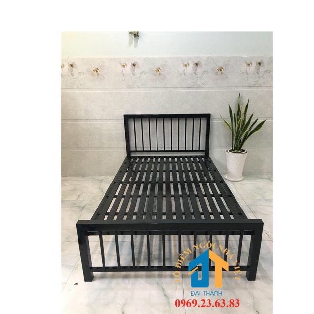 Giường sắt mỹ nghệ vuông 1m2x2m