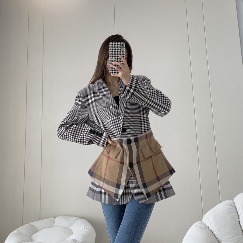 Áo khoác blazers nữ dáng ôm phần bụng thiết kế phối váy ngắn xoè độc đáo thương hiệu thời trang cao cấp Burberry BBR