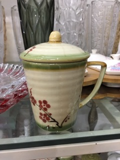 Cốc sứ Bát Tràng có nắp đậy