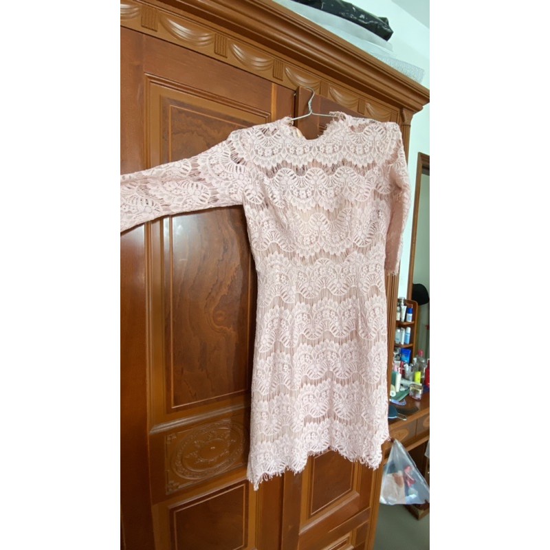 Thanh lý đầm ren hồng