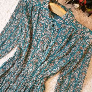 Đầm vintage Hoàng Giang Giang