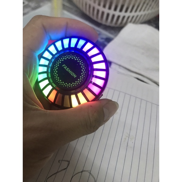 Nước hoa kẹp cửa gió điều hòa có Led nháy theo nhạc