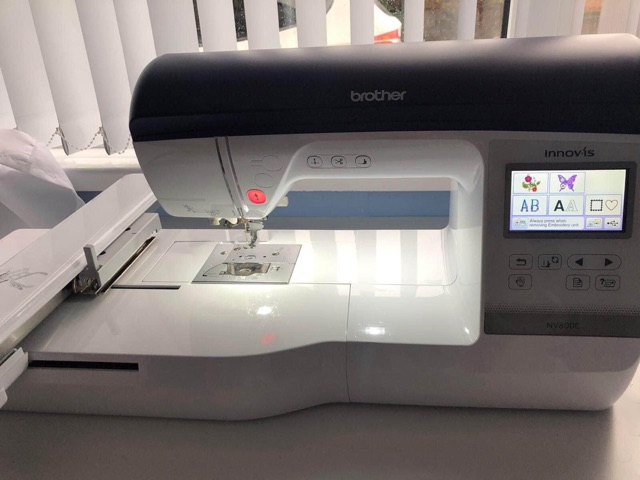 Máy thêu Brother NV800E - Embroidery Machine
