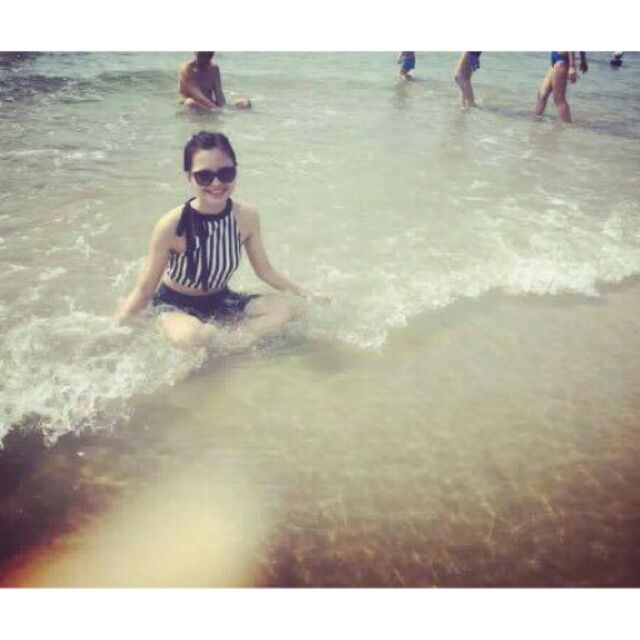 Bikini cổ yếm phối váy 140k