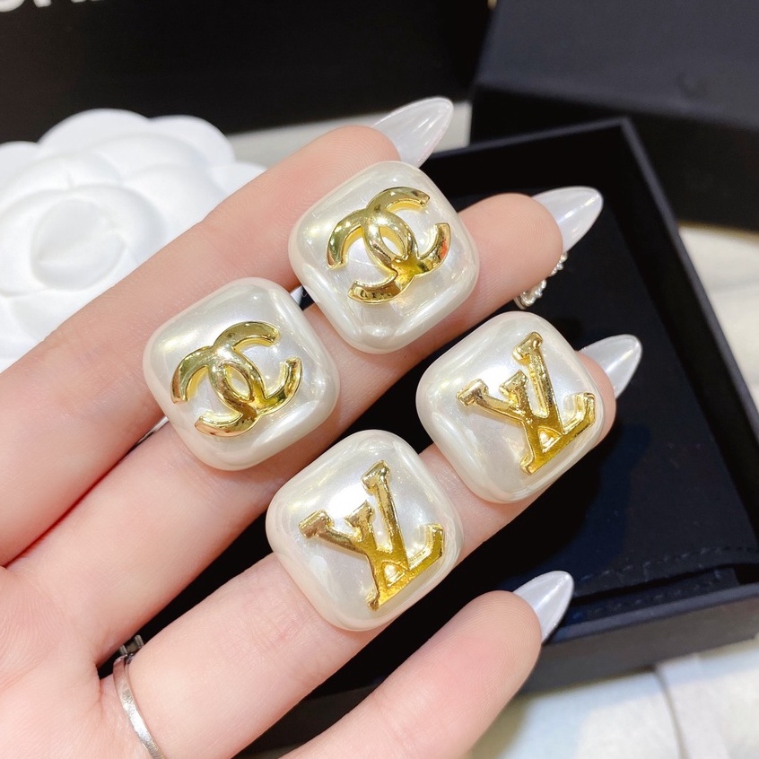 Bông tai ngọc châu nhân tạo cá tính Ròm House kiểu dáng bông tai thương hiệu cực kỳ sang chảnh - ms04503