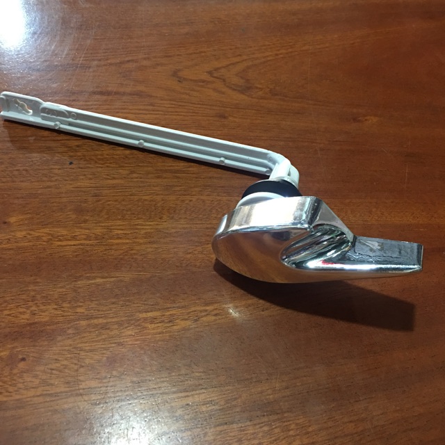 Gạt và nhấn bồn cầu