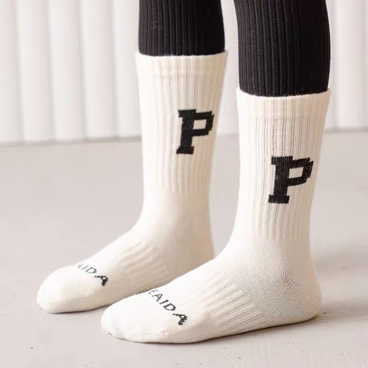 Set 4 đôi Tất Vớ Trơn Cổ Trung/ Cao Nam Nữ Trắng Đen Thời Trang Unisex Style Hàn Quốc