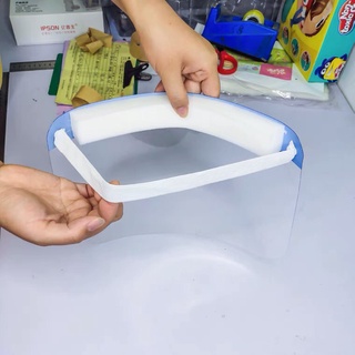 kính bảo hộ trẻ em