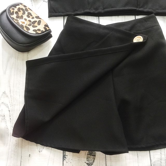 SET ÁO CÀI CÚT FORM CROPTOP KÈM VÁY QUẦN CHẤT DẦY DẶN