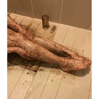Lọ tẩy da chết body quế