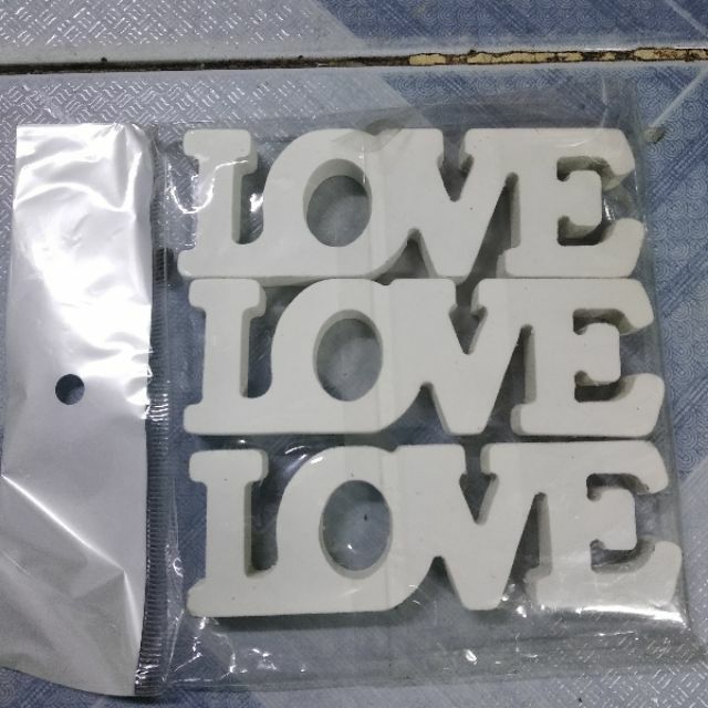 Chữ LOVE gỗ nhỏ mini trang trí bàn Gallery