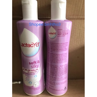 Dung dịch vệ sinh phụ nữ lactacyd soft & silky