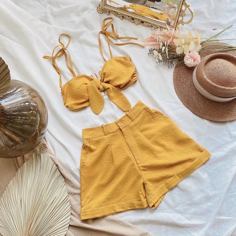SET CROP VÀNG 2S CỘT NƠ NGỰC + SHORT