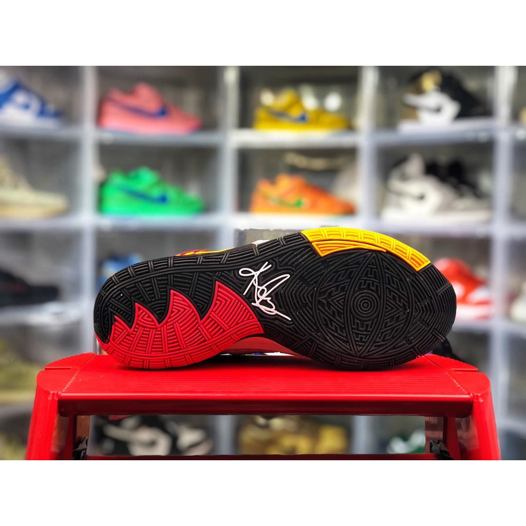 Giày bóng rổ Nike Kyrie 7 "Bruce Lee"