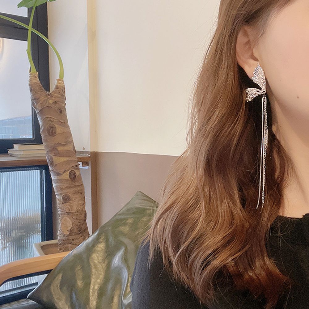 Bông tai dáng dài hình cánh bướm phối tua rua sang trọng thời trang cho nữ