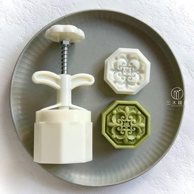 Khuôn trung thu lò xo 2 mặt bát giác Đoàn Viên 75g - 150g 2022