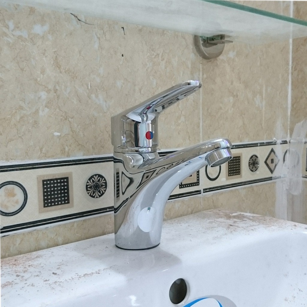 Vòi lavabo nóng lạnh một chân đồng mạ crom P211