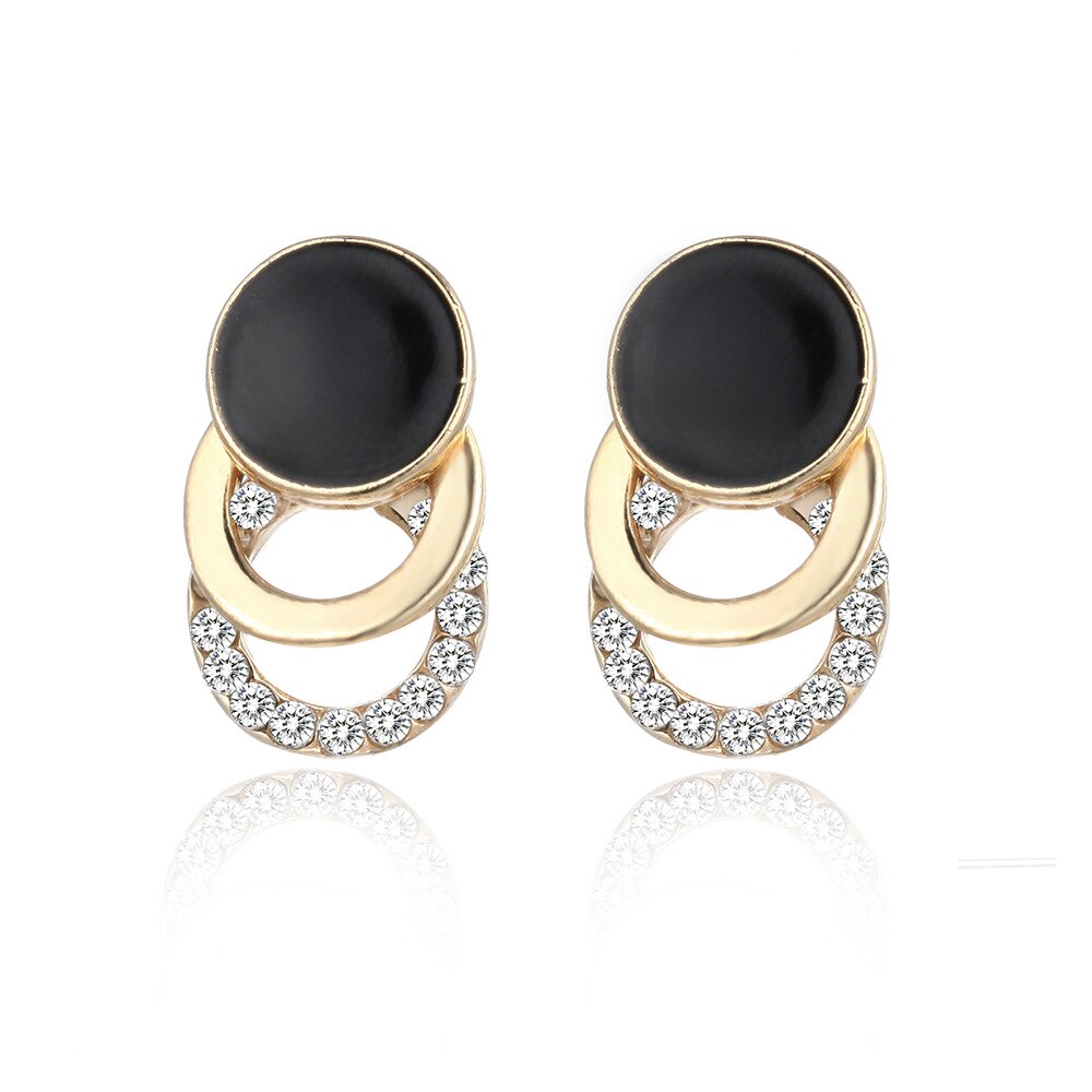 Bông tai hình tròn lớn đính đá lấp lánh làm quà tặng cho nữ