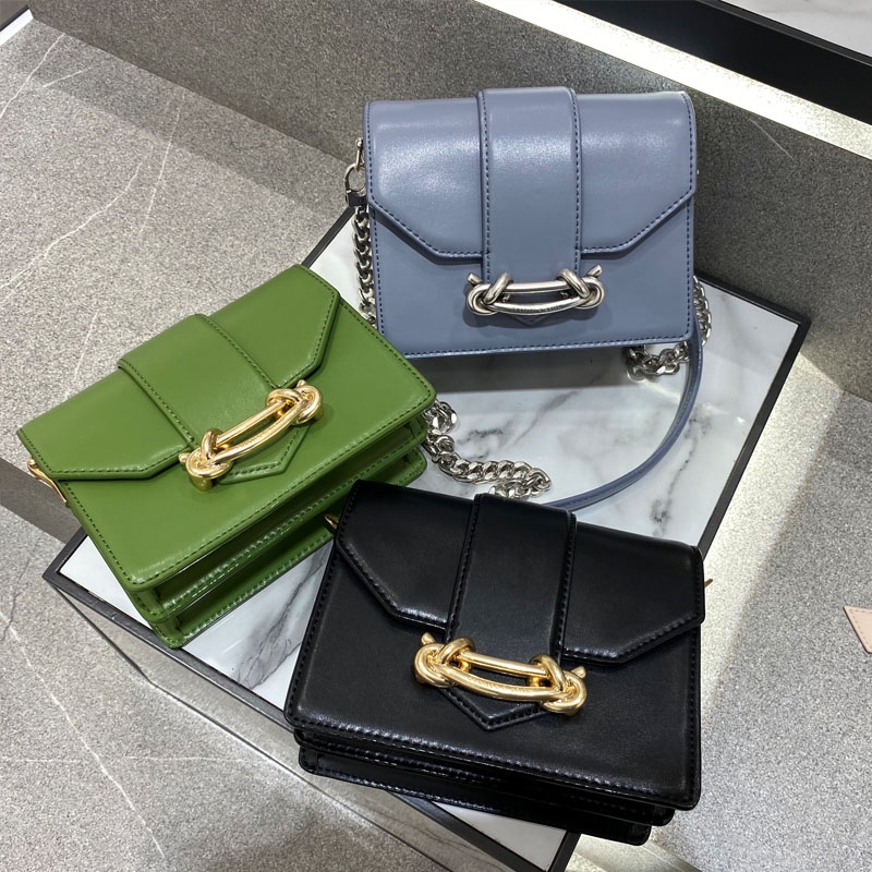 Charles and Keith Chuỗi đeo chéo Túi đeo vai Túi đeo chéo Phụ nữ Túi vuông nhỏ